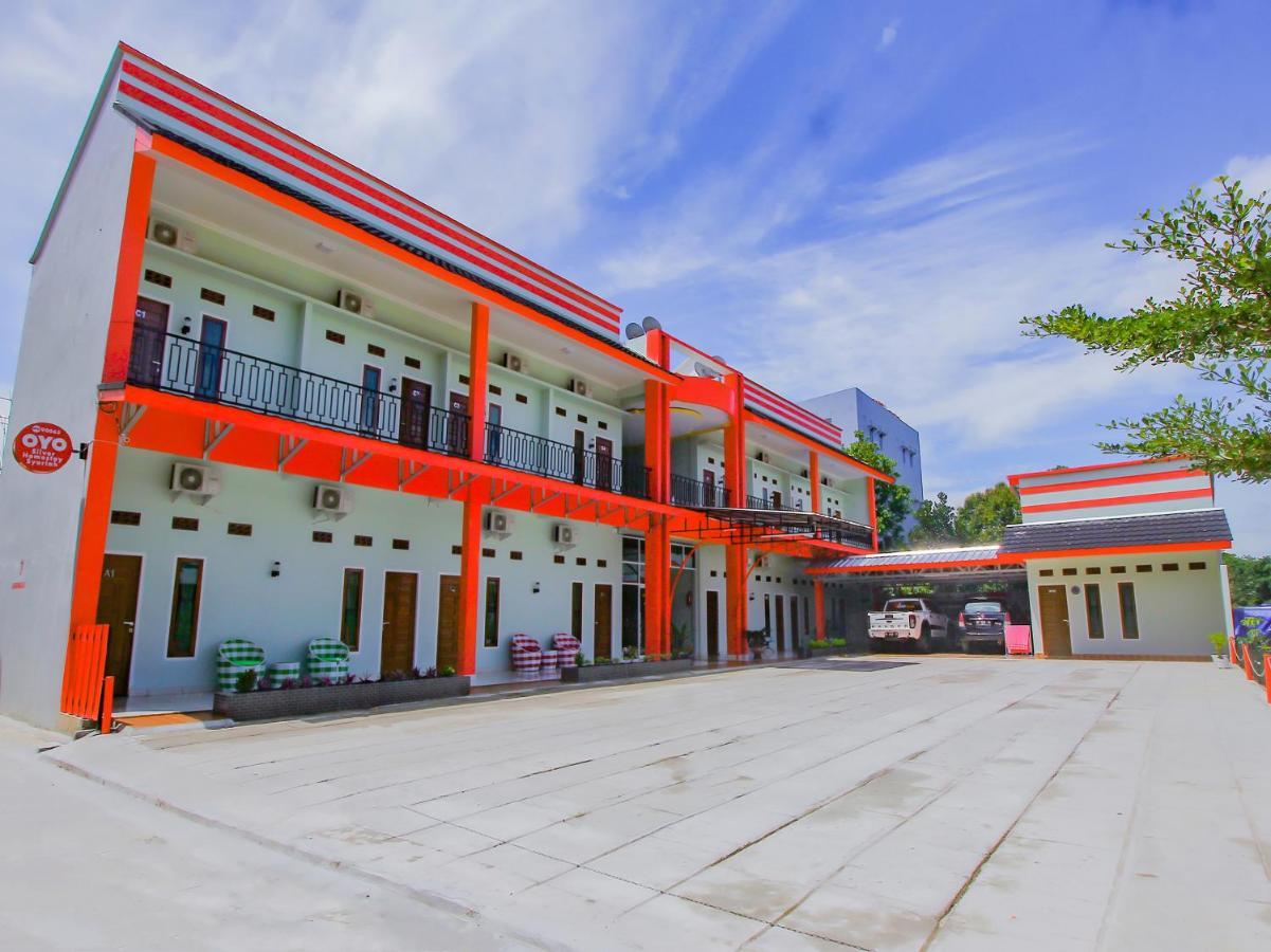 Perabumulih Oyo 90063 Silver Homestay Syariah מראה חיצוני תמונה