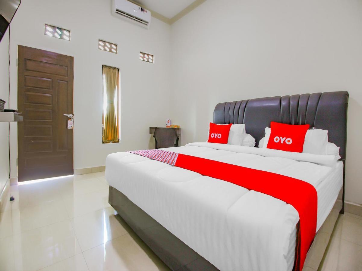 Perabumulih Oyo 90063 Silver Homestay Syariah מראה חיצוני תמונה