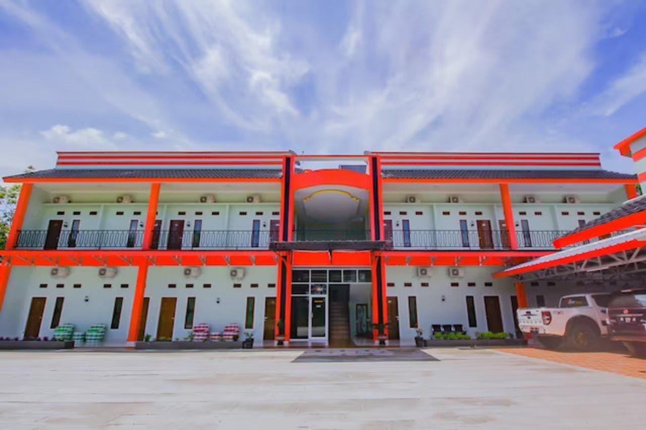 Perabumulih Oyo 90063 Silver Homestay Syariah מראה חיצוני תמונה