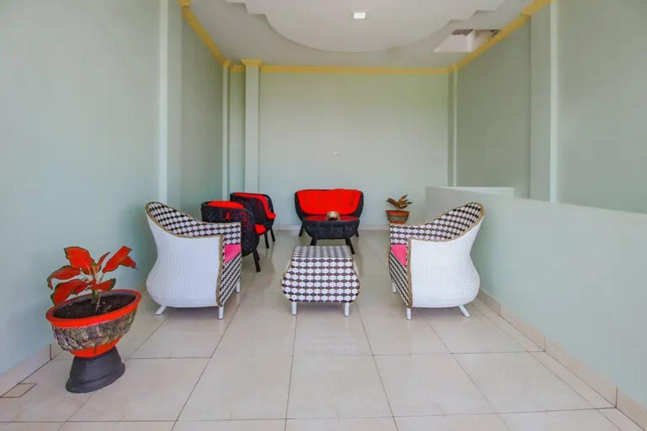 Perabumulih Oyo 90063 Silver Homestay Syariah מראה חיצוני תמונה